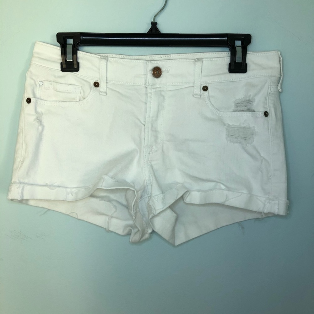 Abercrombie & Fitch White Distressed Jean Shorts Size 27